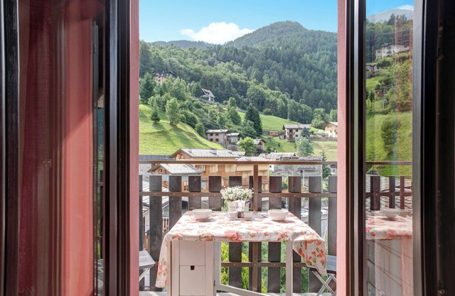 Apartment 'Appartamento Gaia' with Mountain View, Shared Terrace and Shared Garden
