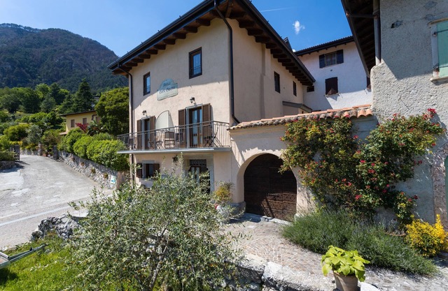Apartment 'Appartamento Ginevra' with Shared Garden, Balcony and Wi-Fi