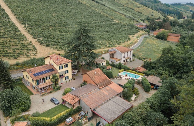 Apartment 'Appartamento - Azienda Oddone Prati' with Private Pool, Shared Garden and Wi-Fi