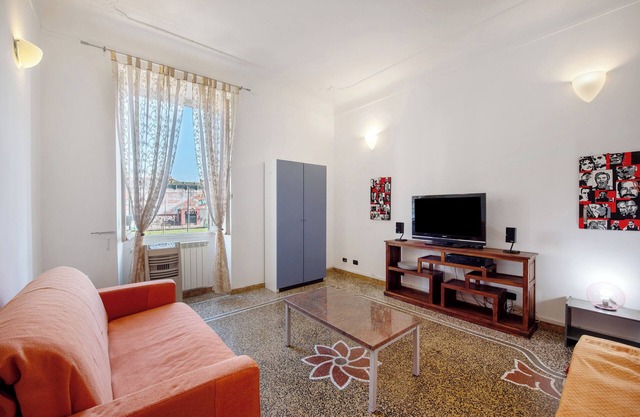 Apartment 'Appartamento Di Osvaldo' with Wi-Fi