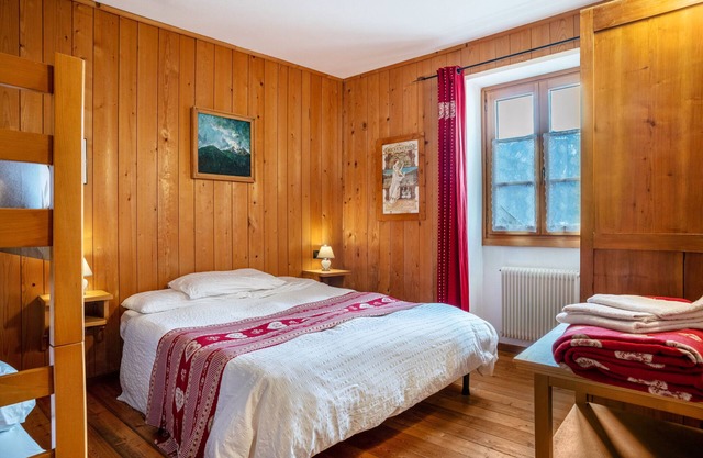 Apartment 'Appartamento Moti' with Mountain View, Shared Garden and Balcony