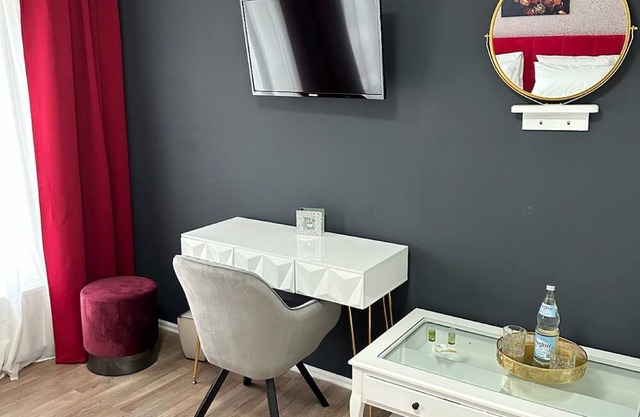 Apartment 'Appartmenthaus - 5 Fewos' with Private Garden, Balcony and Wi-Fi