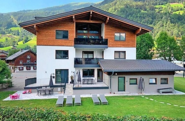 Apartment in Bramberg near Cable Car