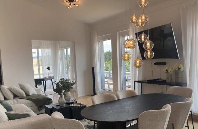 Apartment 'The Velden Experience' with Mountain View, Private Terrace and Wi-Fi