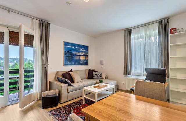 Apartment 'Haus Melanie - Fewo 7' with Mountain View, Shared Garden and Wi-Fi