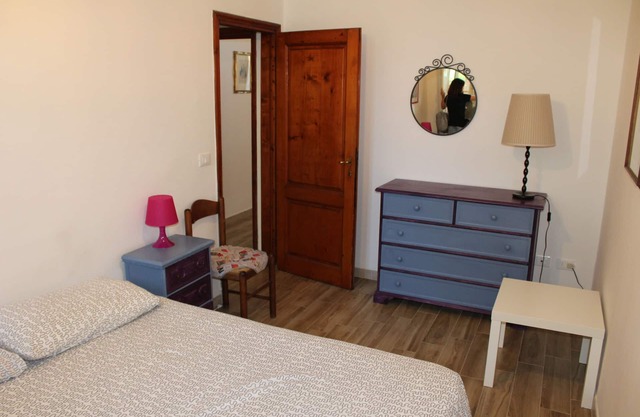 APARTMENT AURORA QUARTER RIFREDI NEAR TRAMVIA, HISTORIC CENTER, CAREGGi