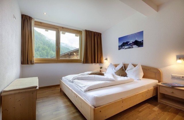 Apartment 'Ausserglieshof Wohnung Weißkugel' with Mountain View, Shared Garden and Wi-Fi