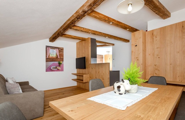 Apartment 'Ausserharmerhof Bergdiamant' with Mountain View, Shared Garden and Wi-Fi