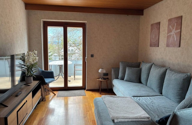 Apartment 'Auszeit' with Lake View, Shared Garden and Wi-Fi