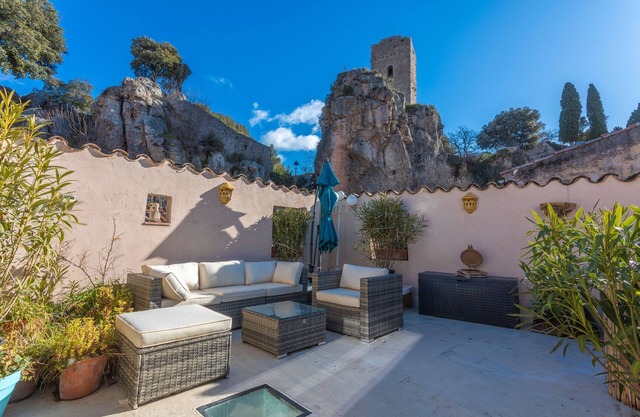 Apartment 'Avec Terrasse Tropezienne' with Wi-Fi and Air Conditioning