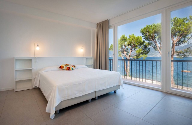 Apartment Azzurro front Lake