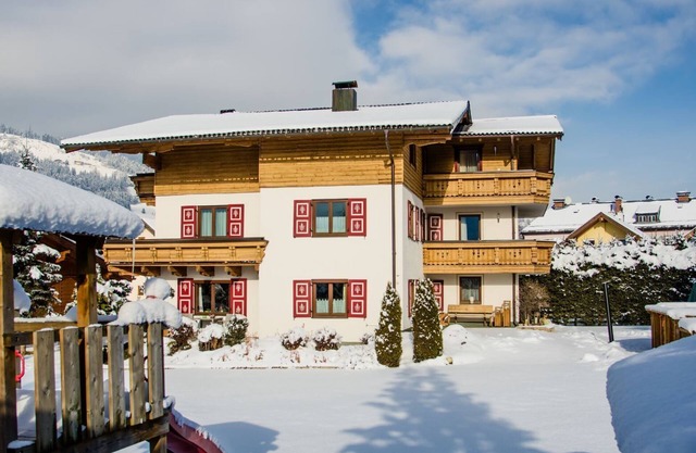 Apartment 'Bartnelke' with Mountain View, Shared Pool and Wi-Fi