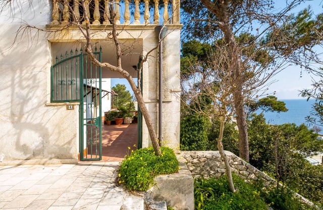 Apartment "Bilocale Rosa" with Sea View, Private Terrace & A/C