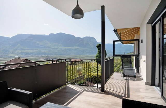 Apartment 'Bacchushof Merlot' with Mountain View, Balcony and shared Pool
