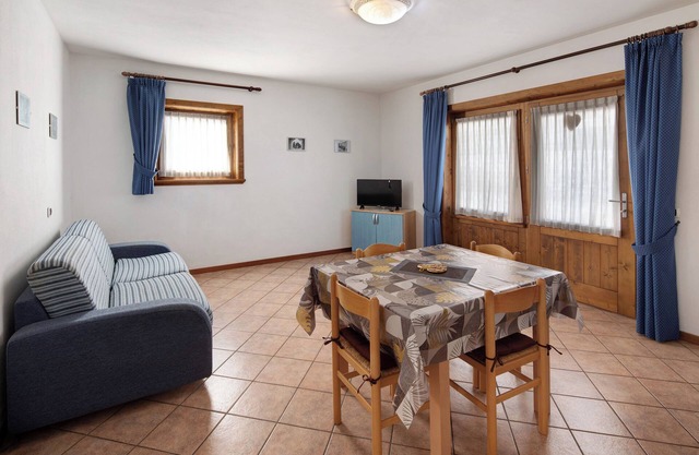 Apartment "Bait del Pont 53" with Mountain View, Wi-Fi & Garden