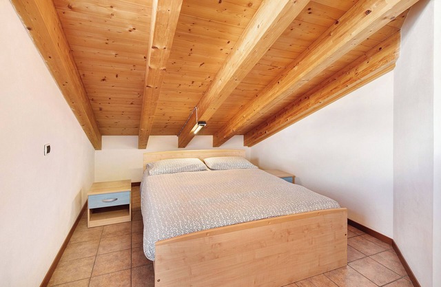 Apartment "Bait del Pont 56" with Mountain View, Wi-Fi, Balcony & Garden