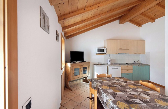 Apartment "Bait del Pont 51" with Mountain View, Wi-Fi & Garden