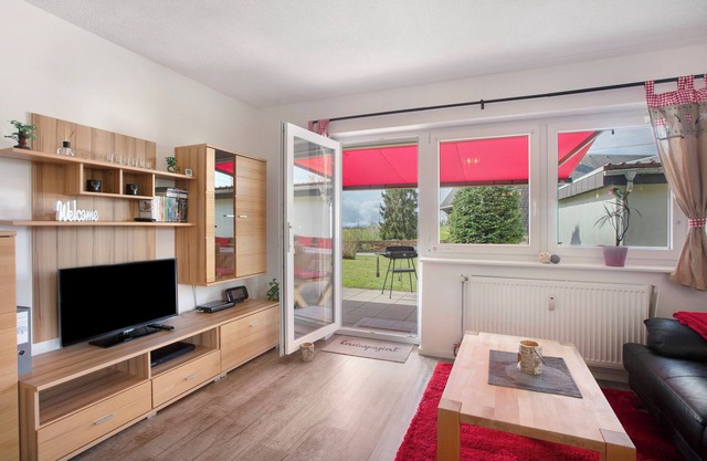 Apartment 'Bäumchen' with Mountain View, Shared Terrace and Wi-Fi
