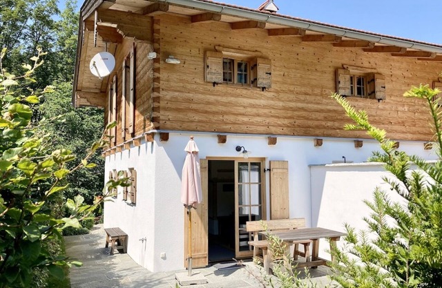 Apartment 'Bergliebe Sachrang' with Mountain View, Private Terrace and Wi-Fi