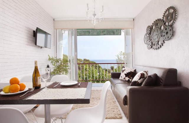 Apartment Beach Front Sant Pol