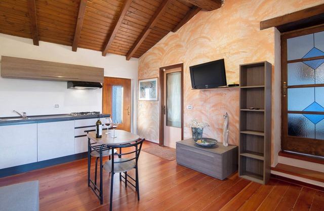 Apartment 'Belcantone 2' with Lake View and Wi-Fi