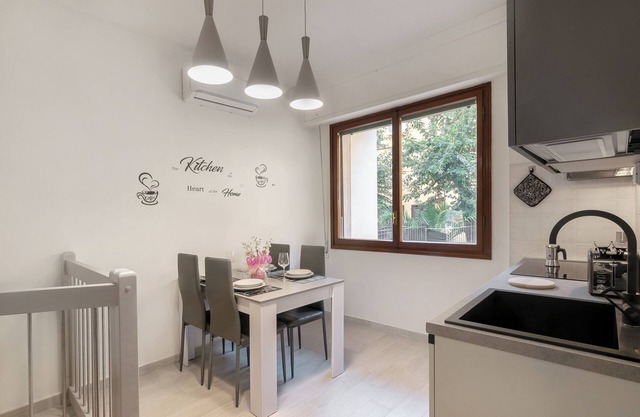 Apartment 'Bellariva Home' with Shared Terrace, A/C & Wi-Fi