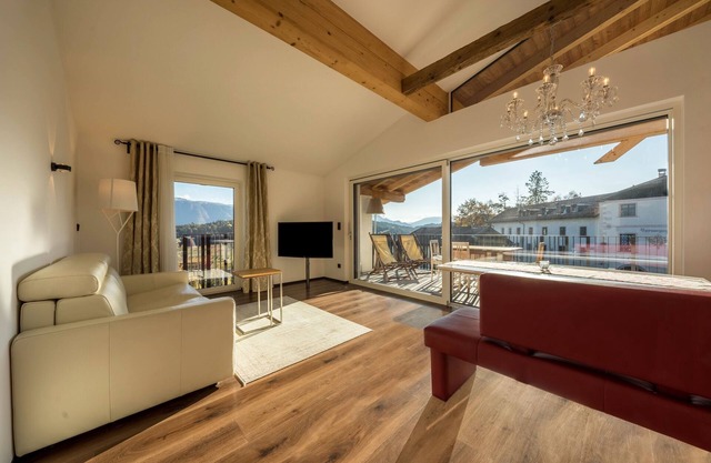 Apartment "Berg und Tal - Schlosserhaus 31" with Balcony and Mountain View