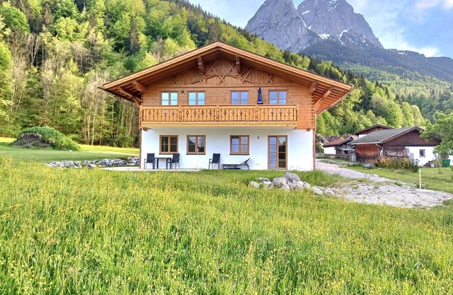 Apartment "Bergenzian" with Mountain View, Balcony & Wi-Fi