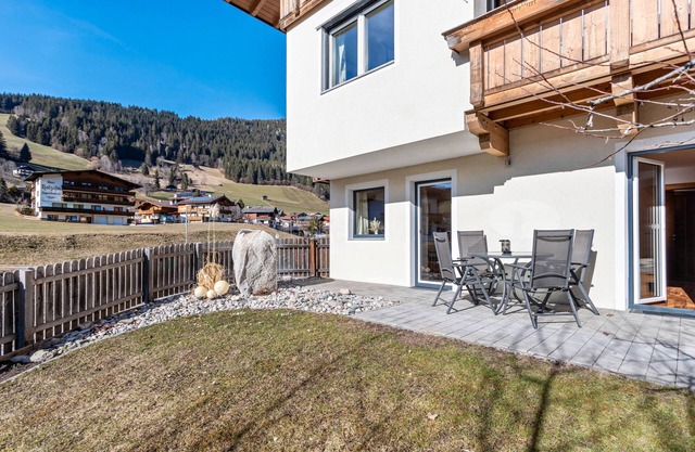 Apartment 'Bergschatz' with Mountain View, Private Terrace and Wi-Fi