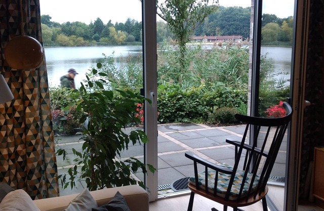 Apartment between Hamburg and Lübeck, directly on the lake, barrier-free & terrace