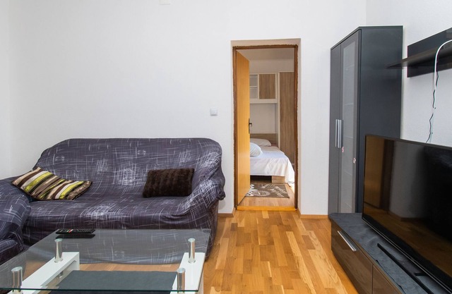 Apartment Biko (89081-A1) - Skradin