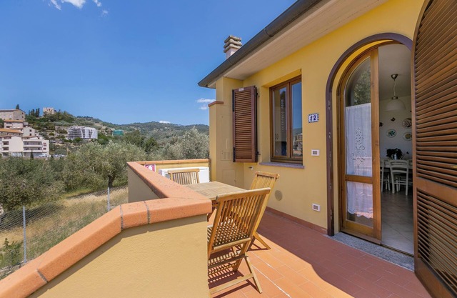 Apartment "Bilocale Canaiolo" with Terrace, Shared Pool & Wi-Fi