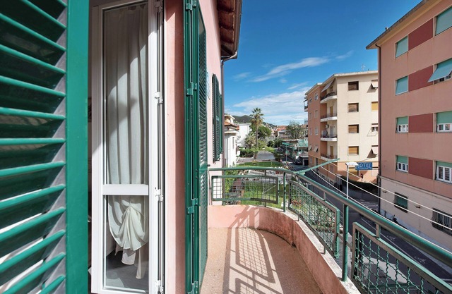 Apartment "Bilocale Cilea con Balcone" with Balcony and A/C