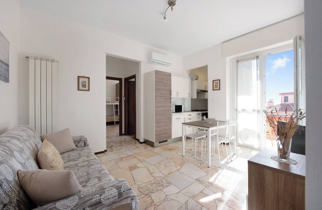 Apartment "Bilocale Corosu con 2 balconi" with Balcony & A/C