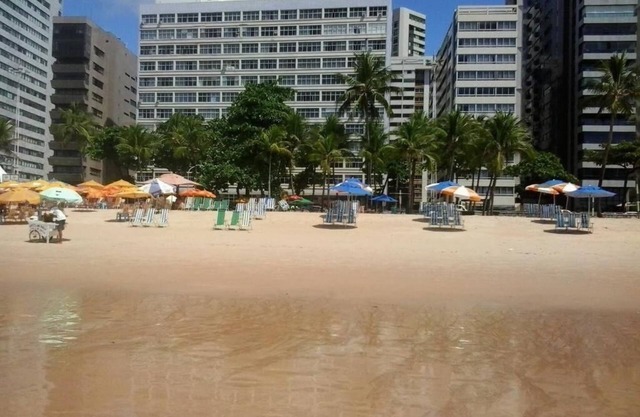 Apartment boa Viagem - 100 meters from the beach. In front of Acaiaca