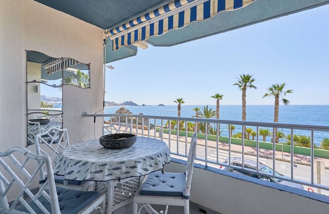 Apartment 'Brisa Marina' with Sea View, Shared Pool and Wi-Fi