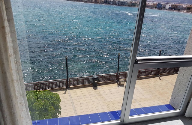 Apartment BrisaMarCanarias 1st line Sea wifi/Sat Solarium 3 room 2bathroom Views