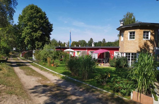 Apartment 'Bungalow Rot M1 Schlafzimmer' with Private Terrace, Shared Garden and Wi-Fi