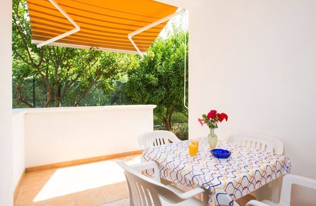 APARTMENT BY THE SEA IN VIESTE