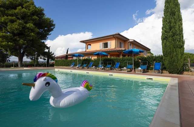 Apartment by the sea with private outside space, Air Conditioning,Wi-Fi.T-loft