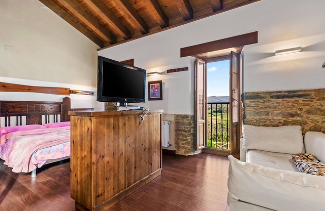 Apartment 'C De Alborada Del Eo' with Mountain View, Private Garden and Wi-Fi