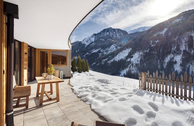 Apartment 'Chalet-Suite Wald' with Mountain View, Private Terrace and Wi-Fi