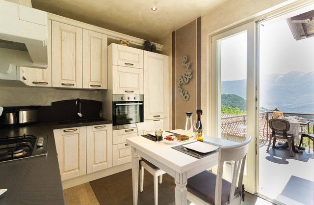 Apartment 'Casa Stella' with Lake View, Private Terrace and Wi-Fi