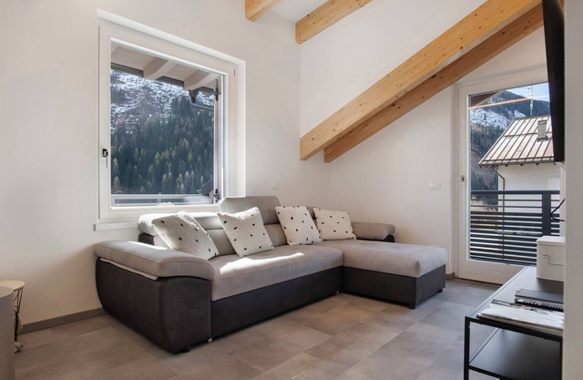 Apartment 'Cà Dei Nane' with Mountain View, Balcony and Wi-Fi