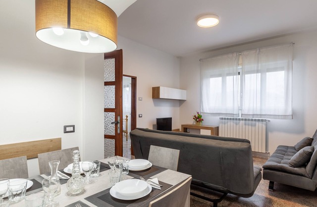 Apartment 'Ca' Graziosi Fiori' with Mountain View, Shared Garden and Wi-Fi