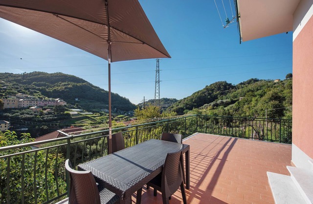Apartment 'Cà Teodoi' with Sea View, Wi-Fi and Air Conditioning
