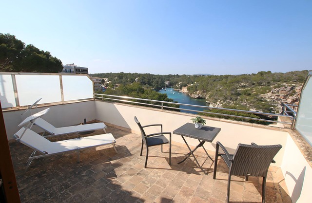 Apartment 'Cala Figuera 6b' with Sea View, Wi-Fi and Air Conditioning