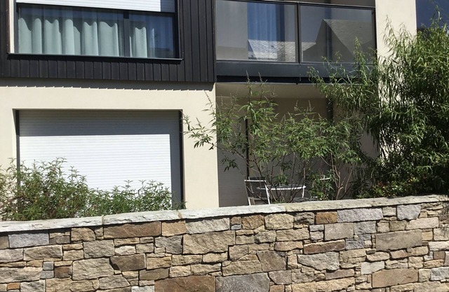 APARTMENT calm and bright, WIFI, located in small market town of seaside