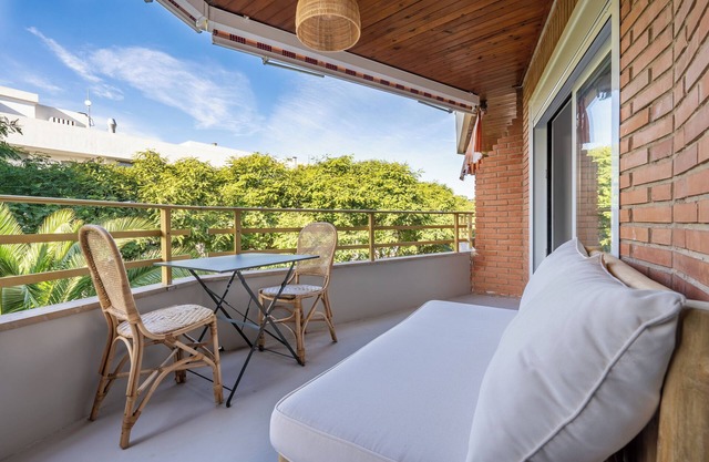 Apartment 'Cambrils Front De Mer' with Shared Pool, Terrace and Air Conditioning