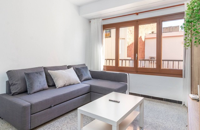 Apartment 'Can Lopits' with Balcony and Wi-Fi